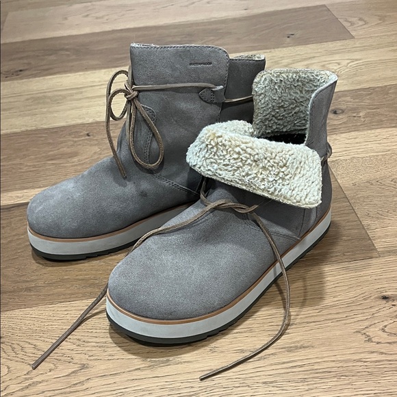 Shoes - Merrell winter booties